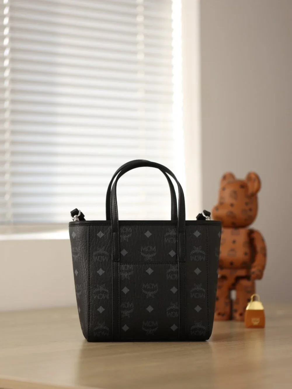 MCM Tote Bag - Picture 5 of 8